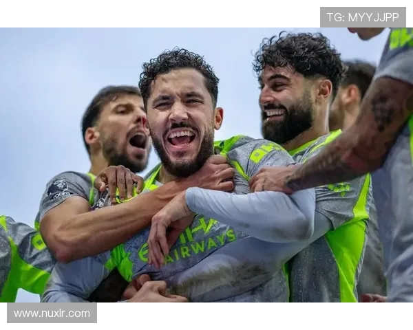 谢尔基社媒致敬节礼日激战感谢球队与球迷的热血支持赛场拼搏精神 谢尔基社媒致敬节礼日激战感谢球队与球迷的热血支持赛场拼搏精神