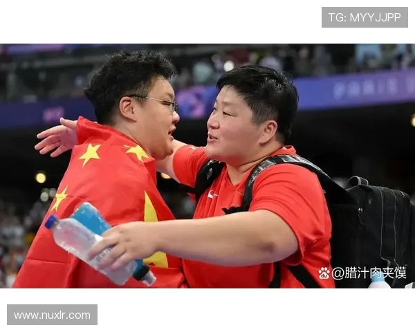 体育摄影师捕捉赛场泪水的感人瞬间